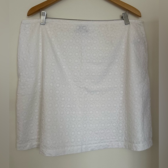 LL Bean Women’s Favorite Fit White Eyelet A-Line Skirt Waist Sz 38 Lined Pockets - Picture 10 of 10